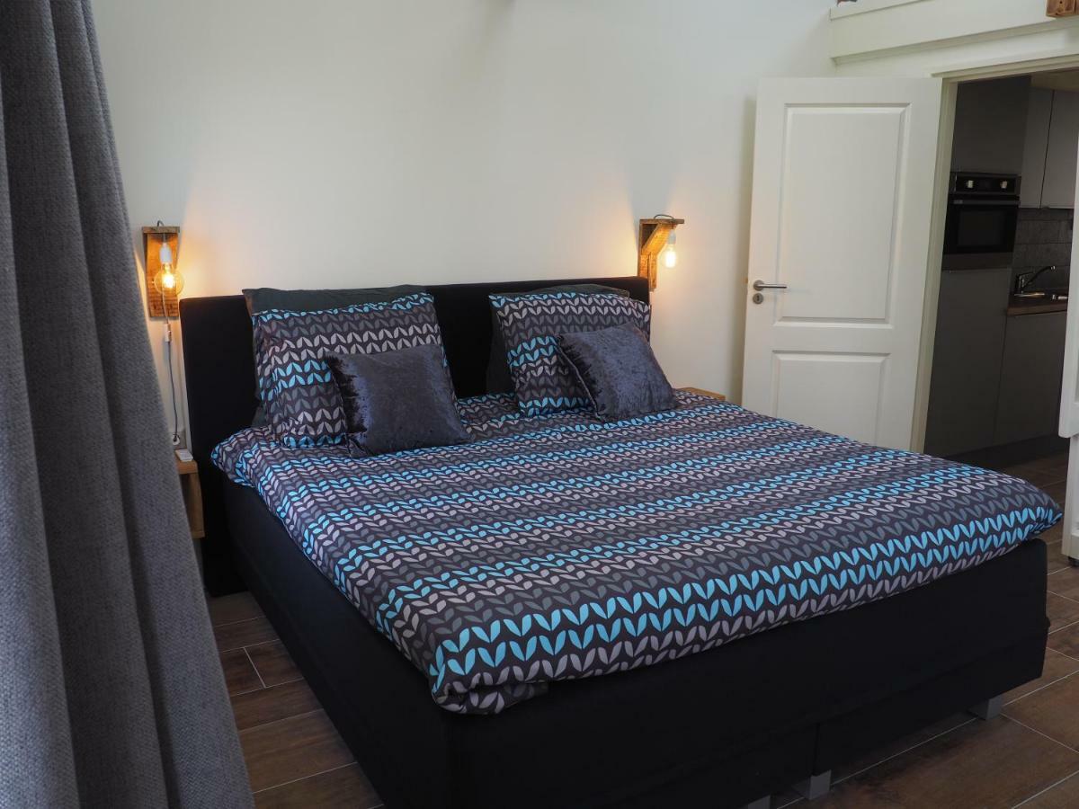 Jelsum Aan De Ee Apartment Bagian luar foto